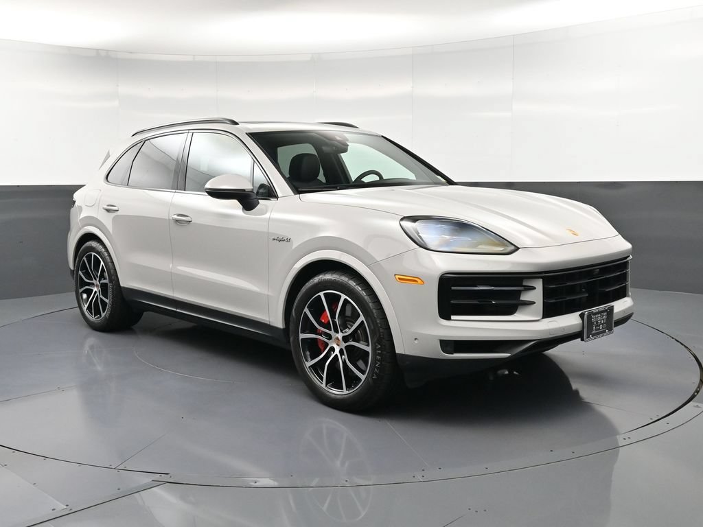 Certified 2025 Porsche Cayenne S AWD/4WD image 10