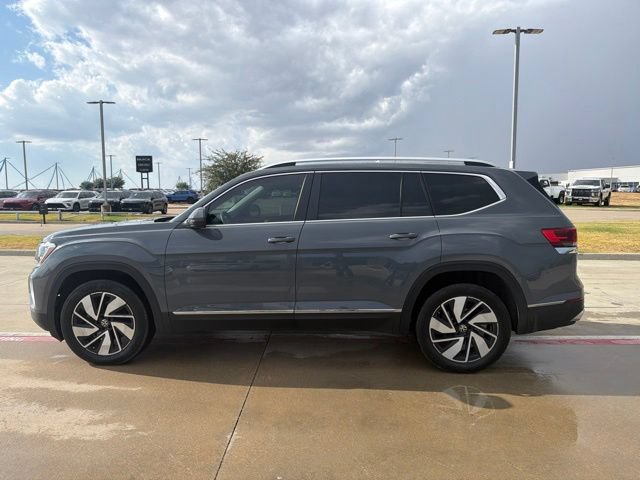 Used 2025 Volkswagen Atlas SEL AWD/4WD image 12