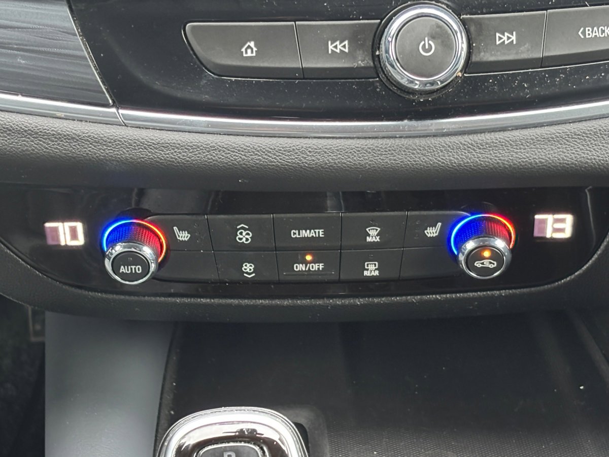 Used 2020 Buick Enclave Essence w/ Sound and Sites Package image 2