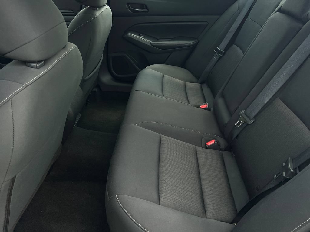 Used 2025 Nissan Altima 2.5 SV FWD image 15