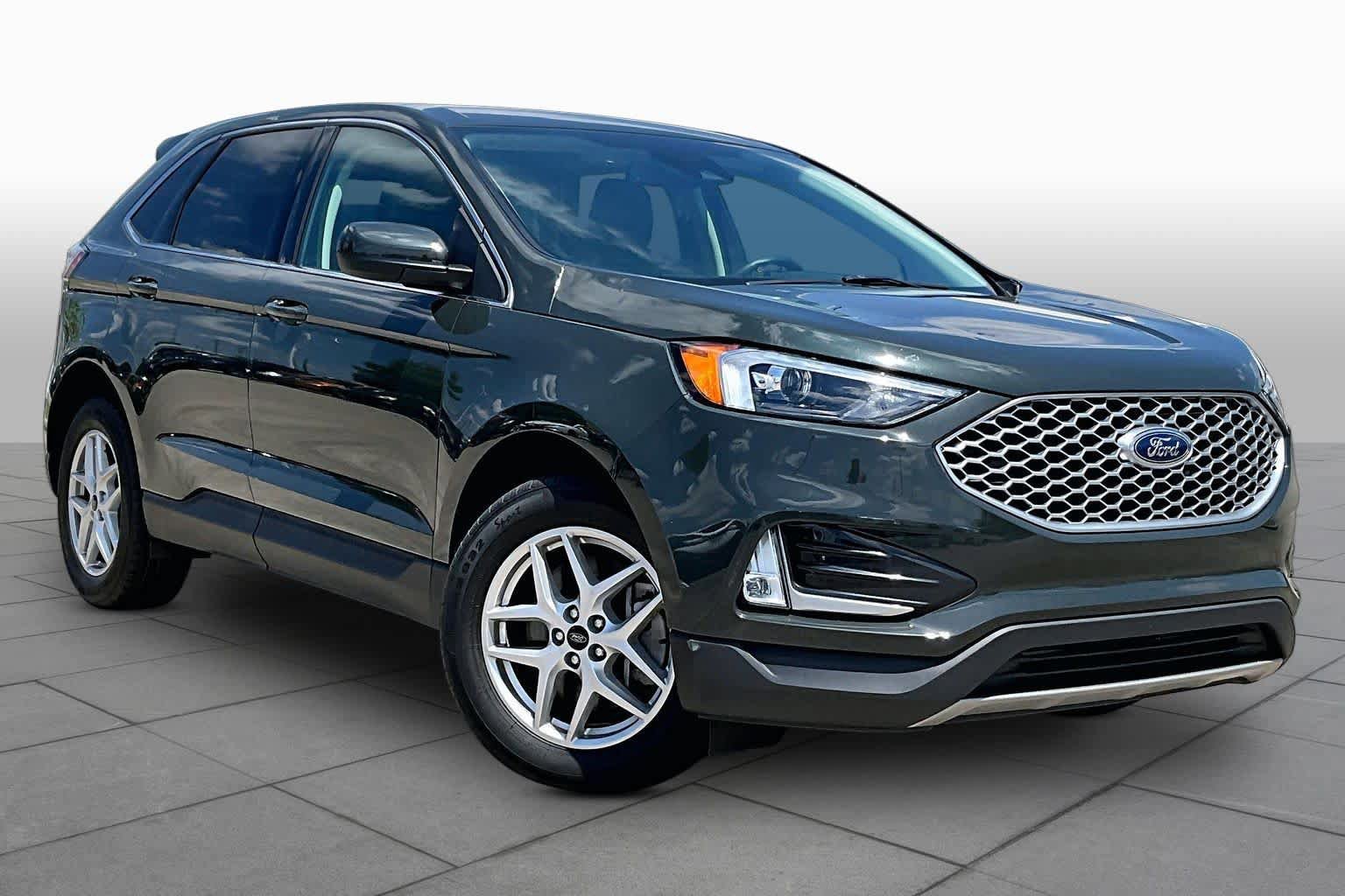 Used 2024 Ford Edge SEL w/ Convenience Package AWD/4WD image 3