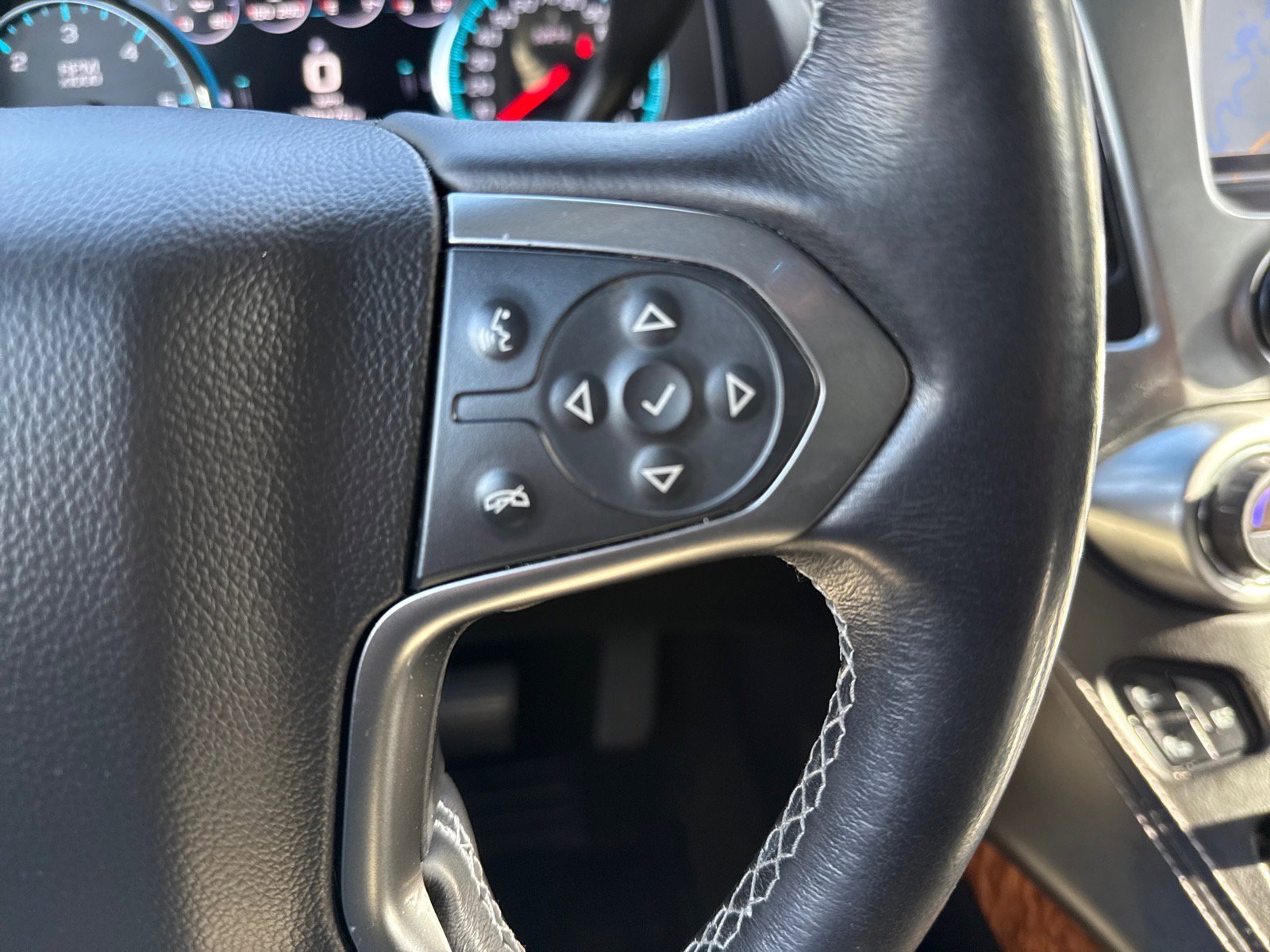 Used 2016 Chevrolet Suburban LTZ image 23