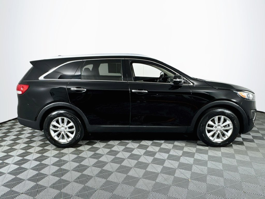 Used 2017 Kia Sorento FWD w/ LX Convenience Package image 8