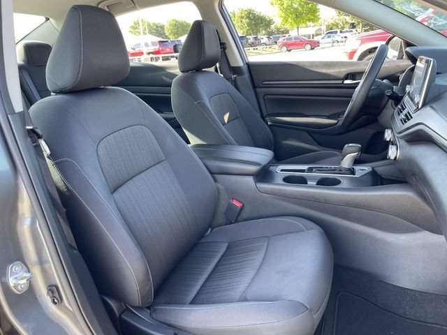 Used 2025 Nissan Altima 2.5 SV FWD image 25