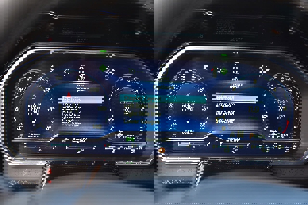 Used 2025 Chevrolet Silverado 2500 LT w/ Safety Package image 25