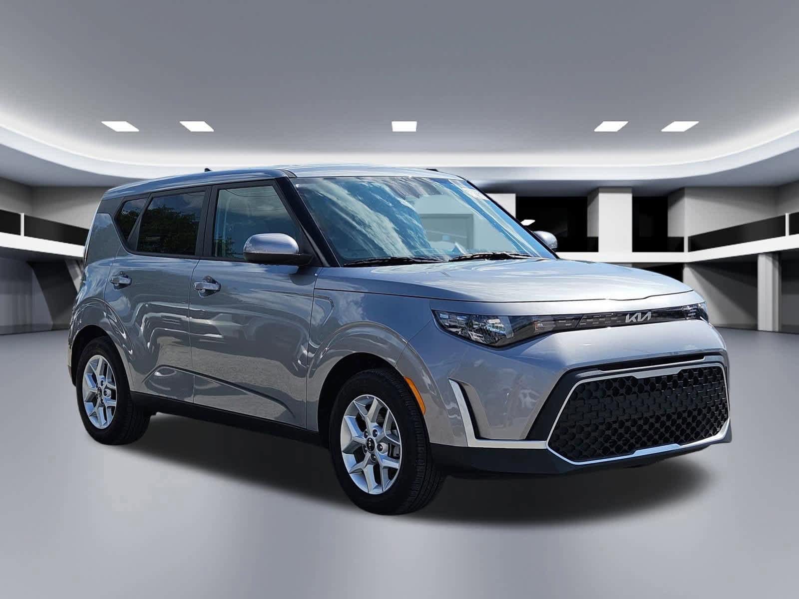 Certified 2025 Kia Soul LX FWD image 7