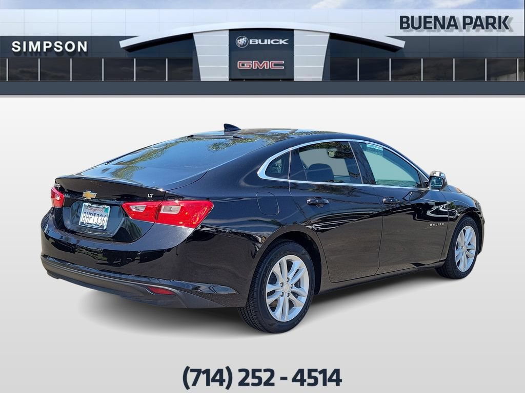 Used 2018 Chevrolet Malibu LT w/ Leather Package FWD image 8