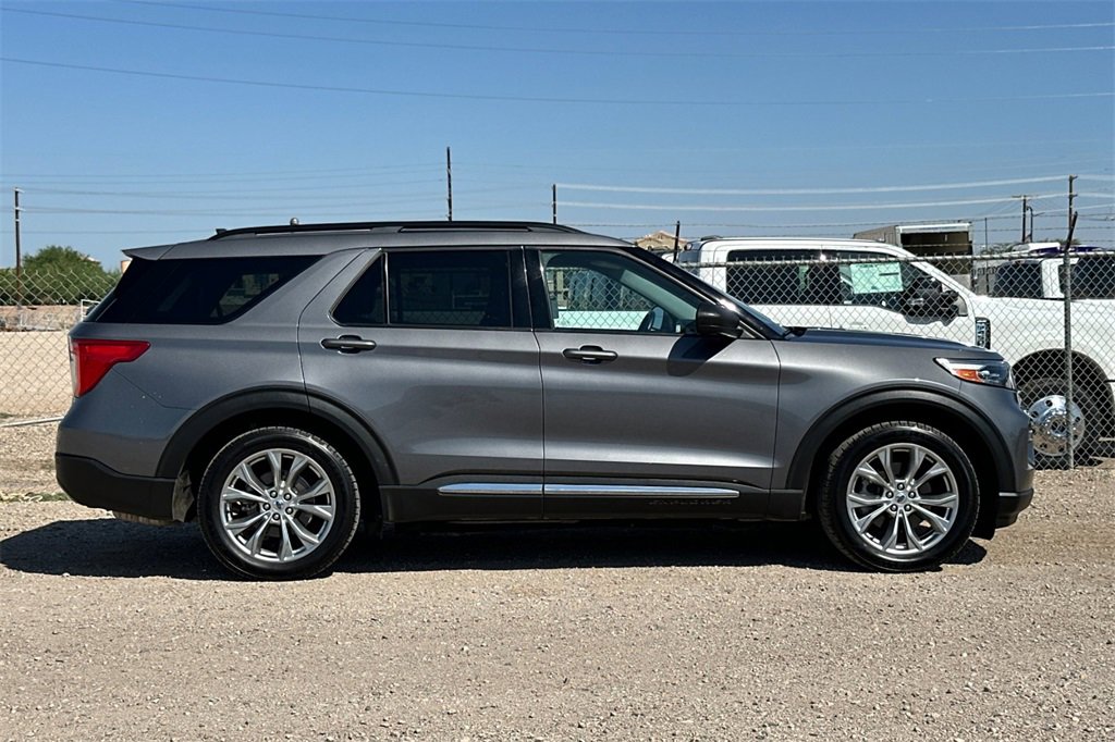 Used 2021 Ford Explorer XLT w/ Equipment Group 202A image 3