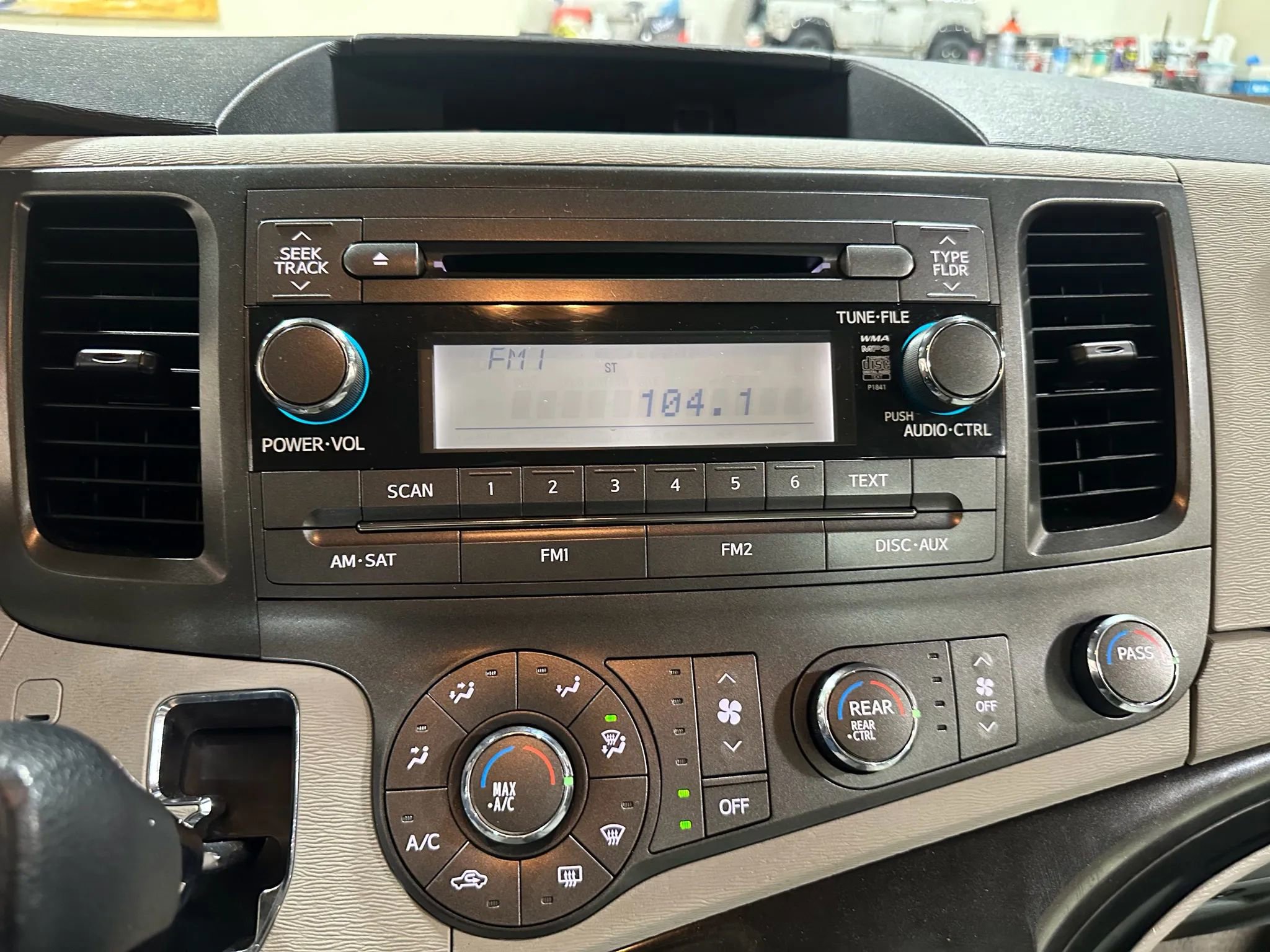 Used 2012 Toyota Sienna FWD image 39