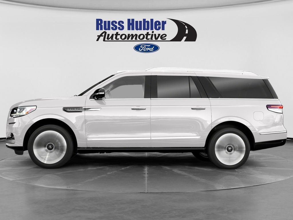 Used 2022 Lincoln Navigator Reserve AWD/4WD image 2