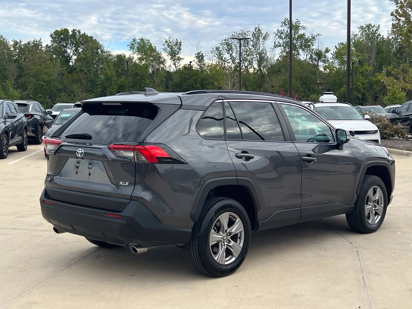Used 2025 Toyota RAV4 XLE FWD image 12