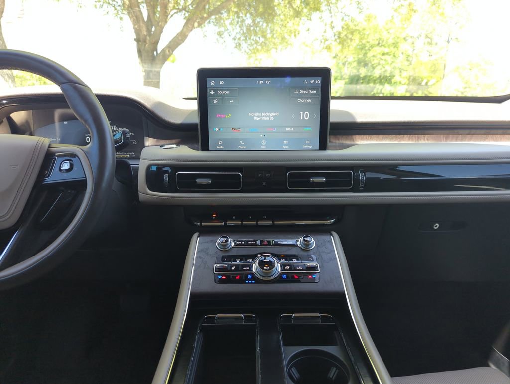 Used 2020 Lincoln Aviator Reserve w/ Equipment Group 202A image 16