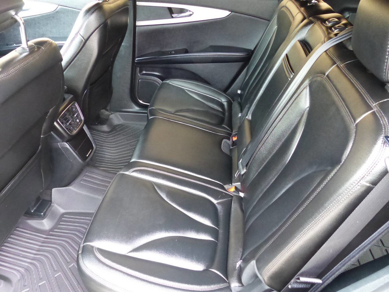 Used 2019 Lincoln Nautilus Premier AWD/4WD image 18