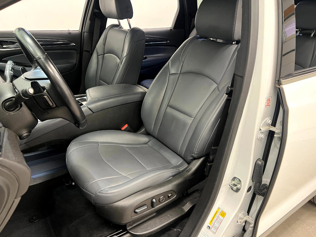 Used 2024 Buick Enclave Premium image 22