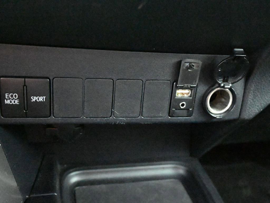 Used 2018 Toyota RAV4 XLE image 24