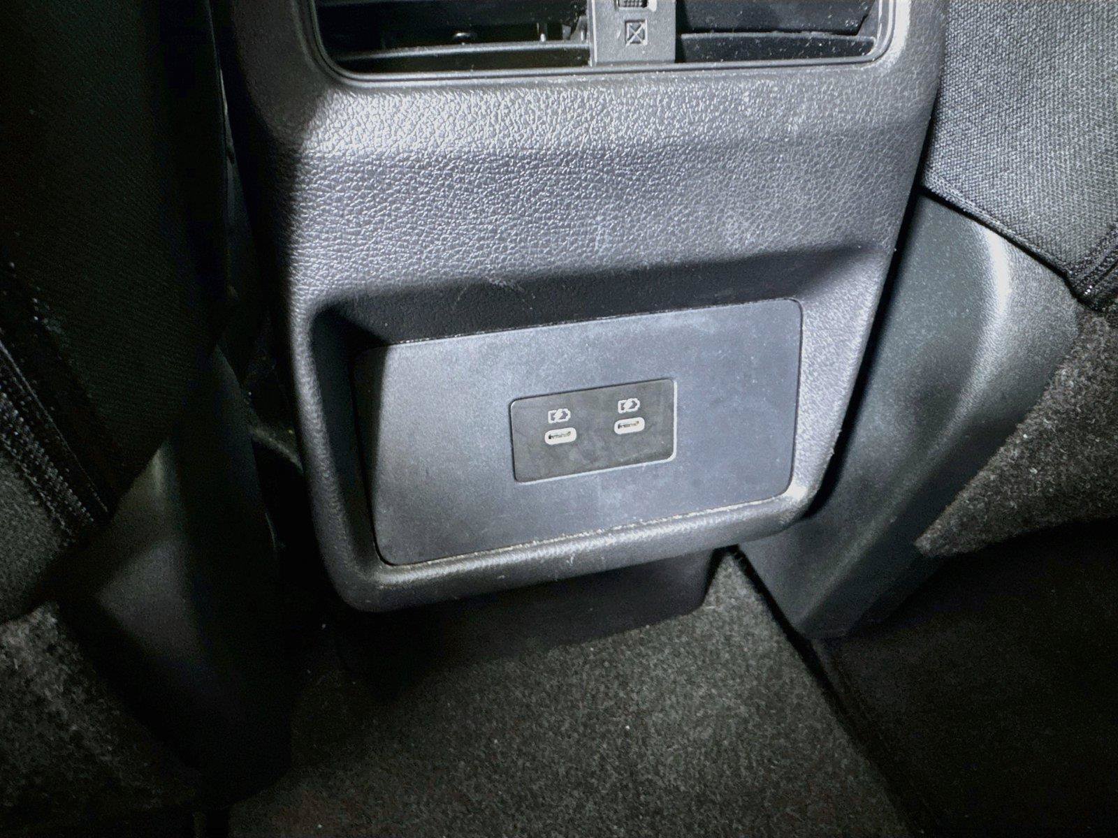 Used 2024 Nissan Rogue SV FWD image 31