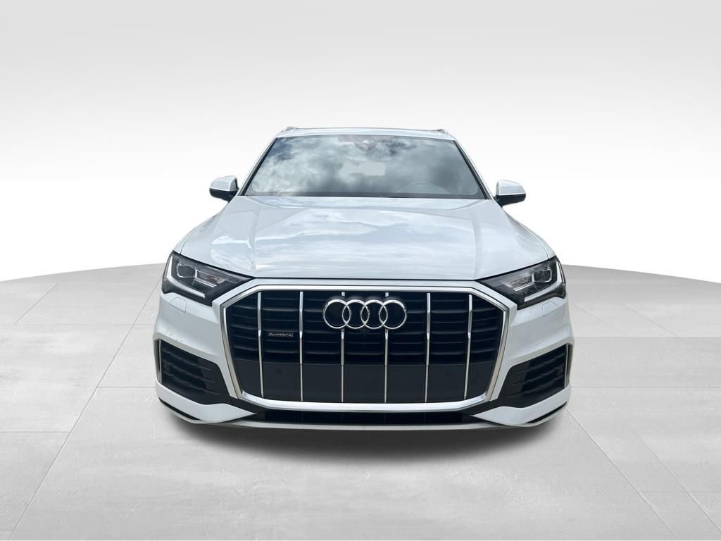 Used 2023 Audi Q7 2.0T Premium w/ Towing Package AWD/4WD image 8