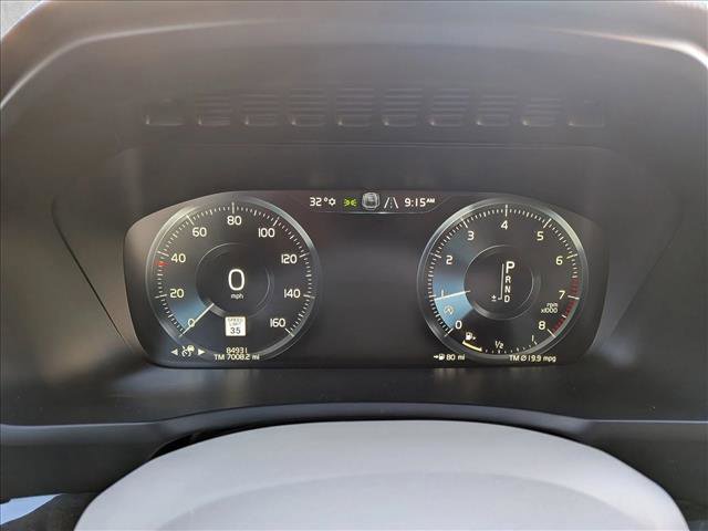 Used 2017 Volvo XC90 T6 Momentum w/ Vision Package image 11