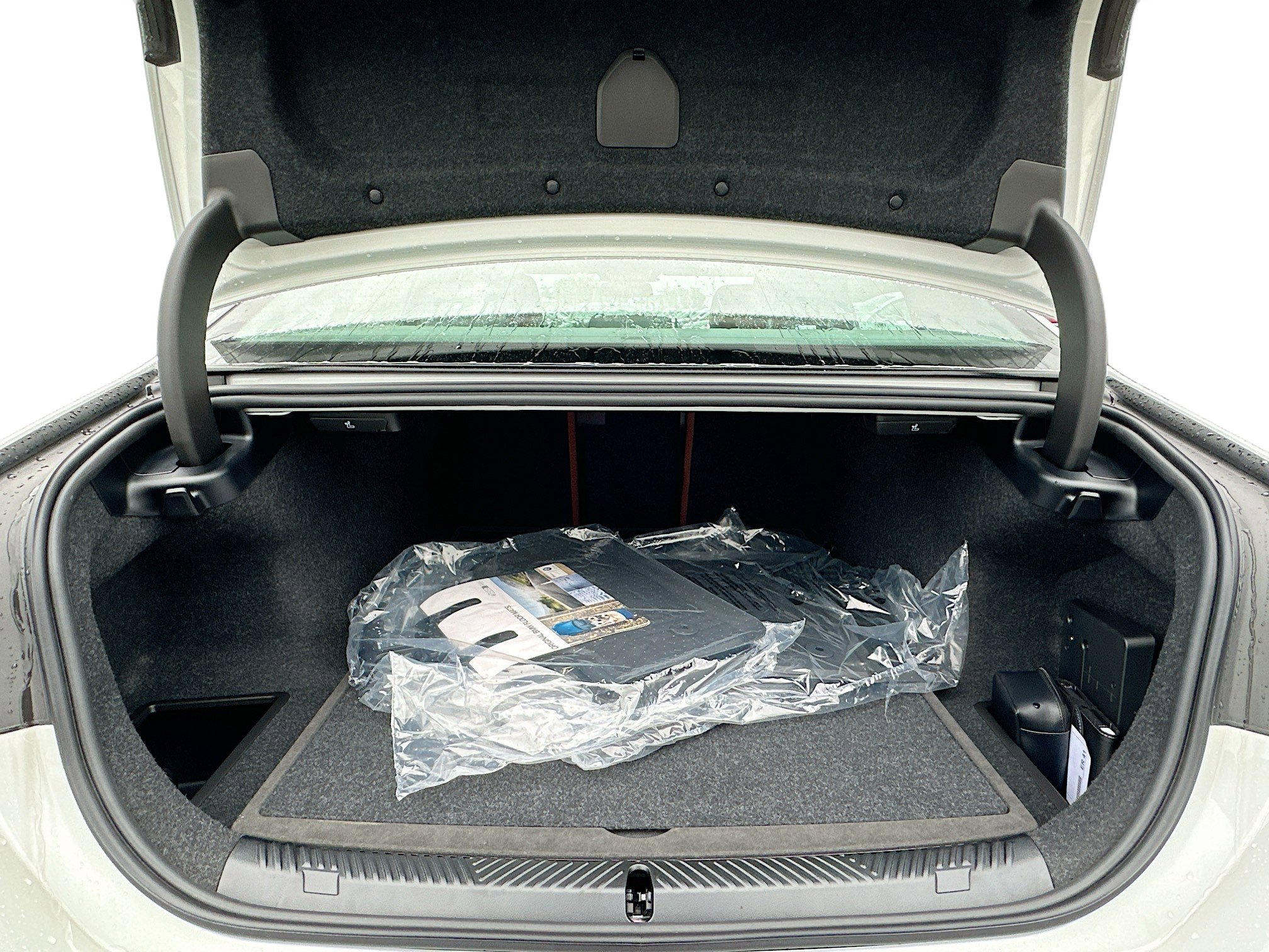 New 2026 BMW 530i w/ Convenience Package image 21