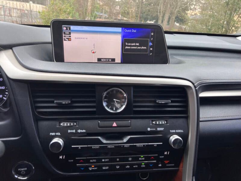 Used 2018 Lexus RX 450hL Premium w/ Premium Package image 18