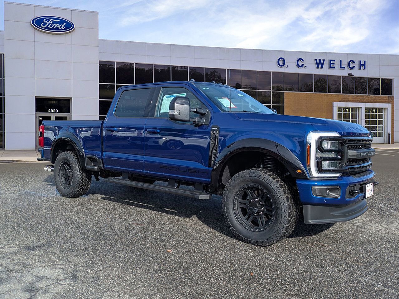 New 2026 Ford F250 Lariat w/ Black Appearance Package