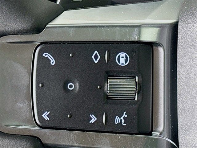 Used 2024 Land Rover Discovery Dynamic SE image 10