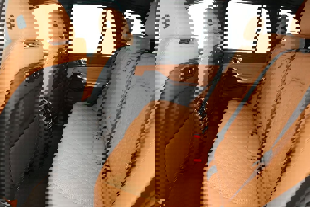 Used 2024 BMW X5 xDrive50e w/ M Sport Package image 20