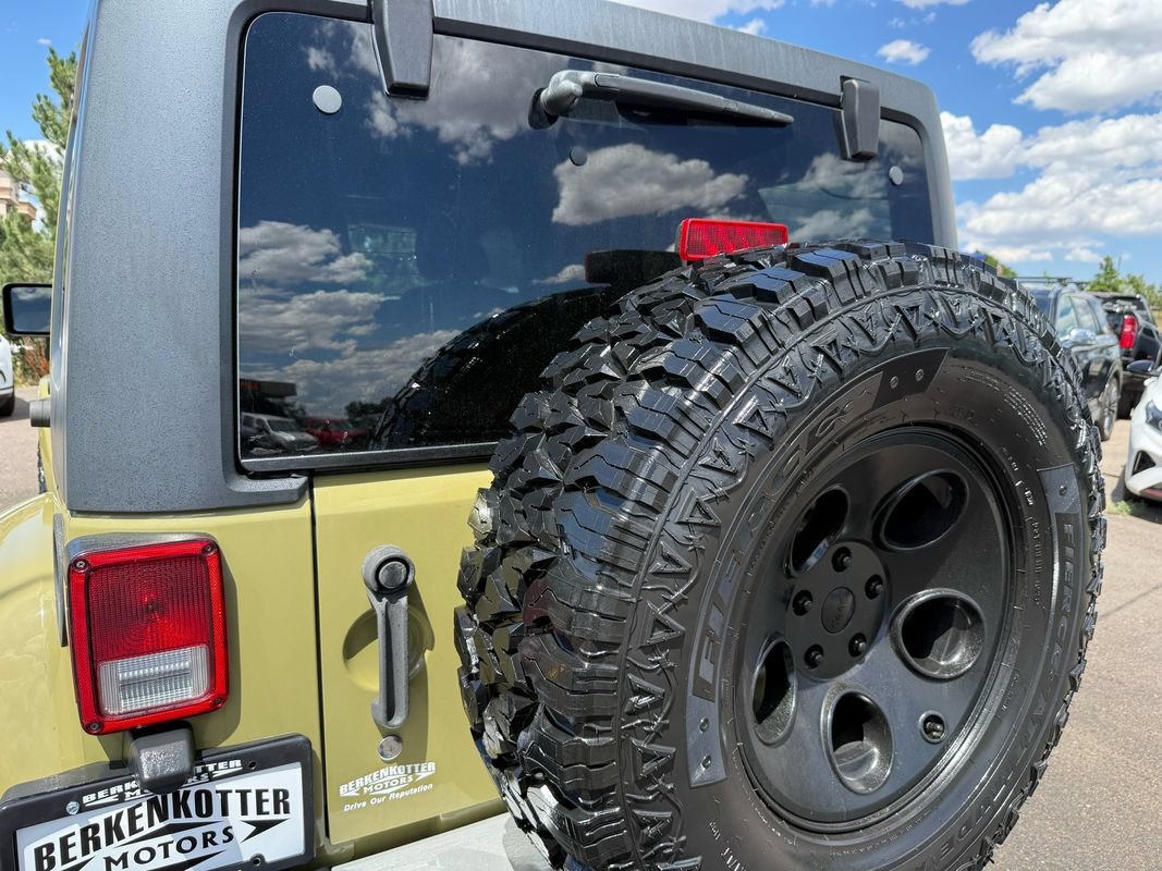 Used 2013 Jeep Wrangler Unlimited Sahara w/ Connectivity Group AWD/4WD image 16