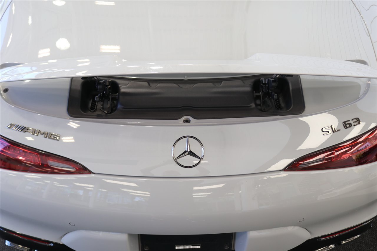 Used 2023 Mercedes-Benz SL 63 AMG 4MATIC w/ Driver Assistance Package image 58