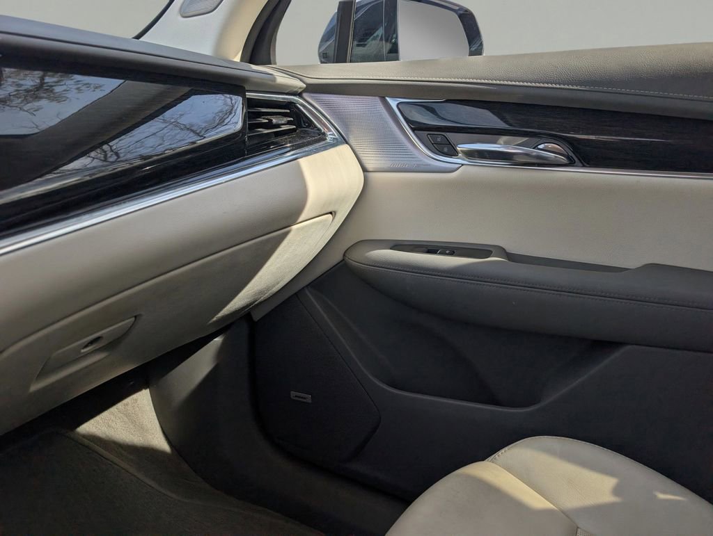 Used 2021 Cadillac XT6 Premium Luxury image 32