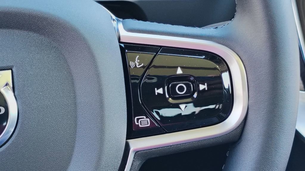 New 2026 Volvo XC90 B6 Plus w/ Protection Package Premier image 15