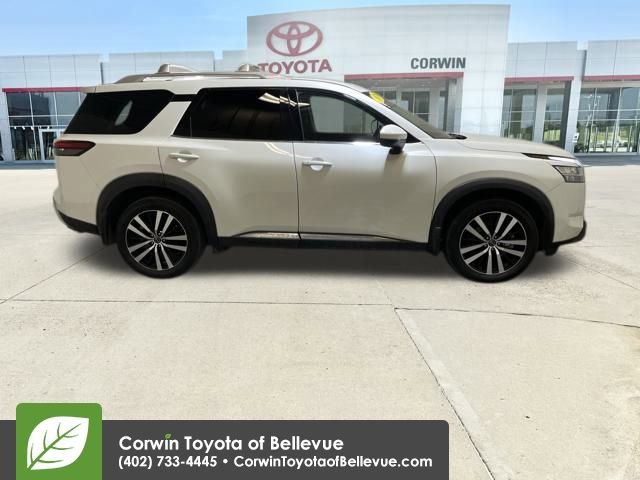 Used 2024 Nissan Pathfinder Platinum image 6
