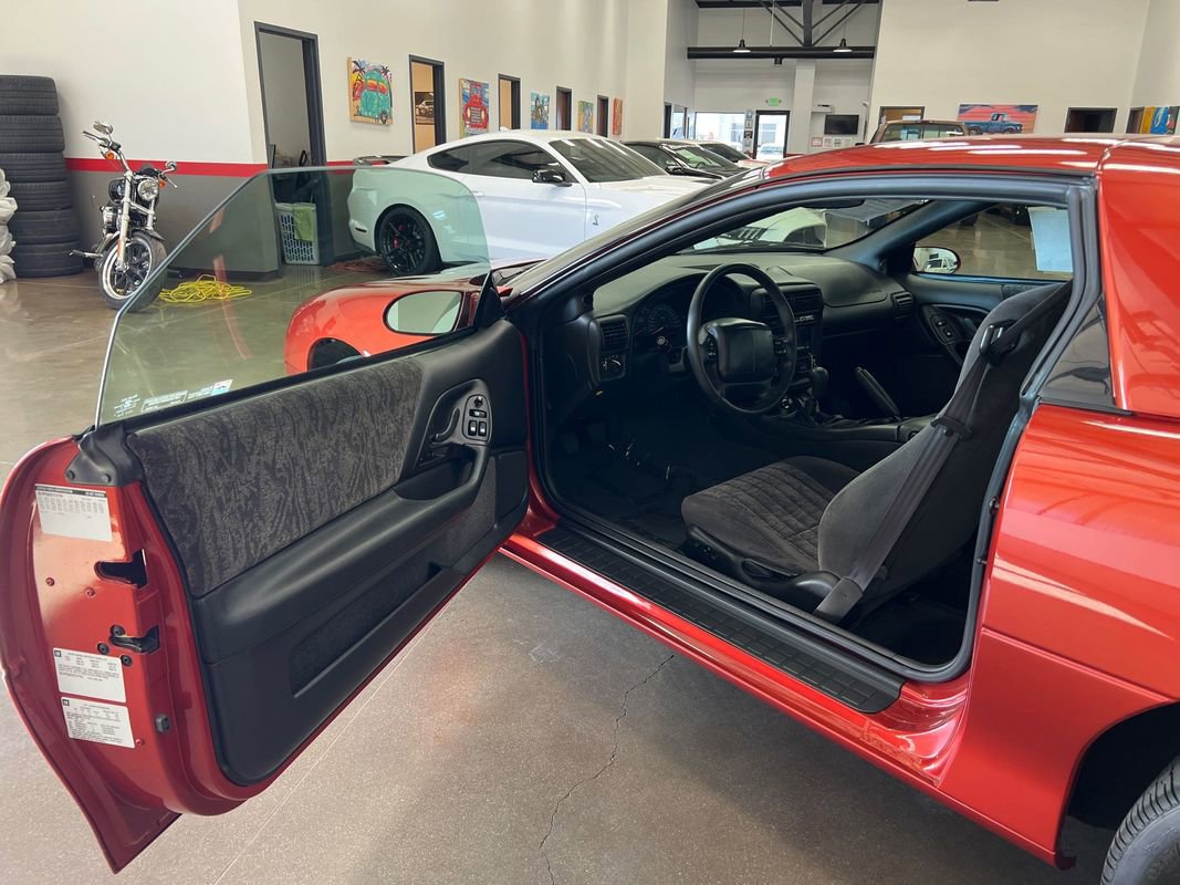 Used 2002 Chevrolet Camaro Z28 w/ Preferred Equipment Group image 99