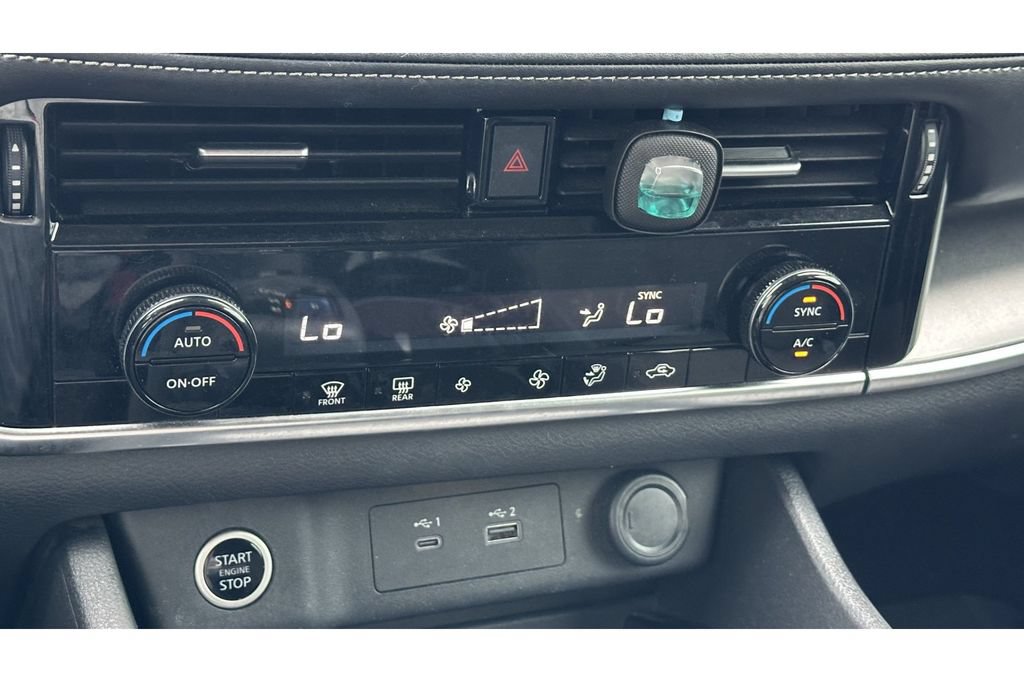 Used 2022 Nissan Rogue SV AWD/4WD image 19