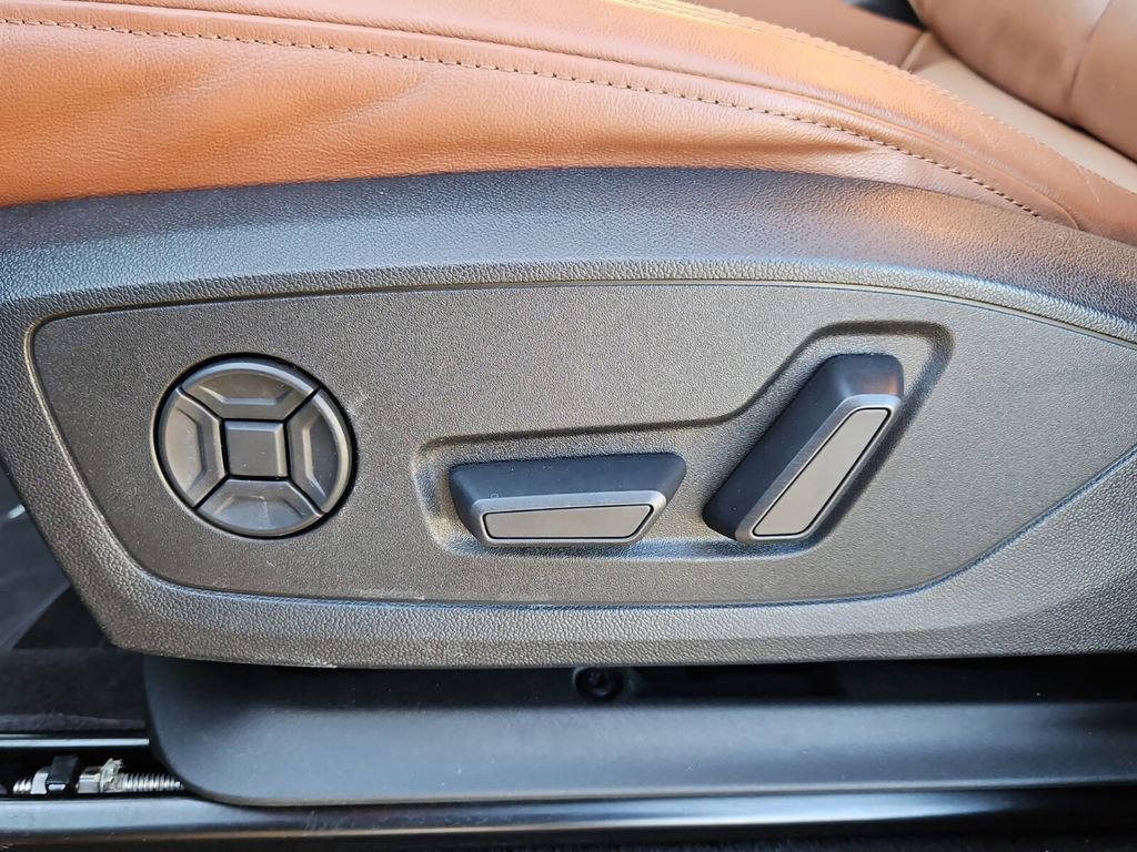 Used 2020 Audi Q3 2.0T Premium image 12