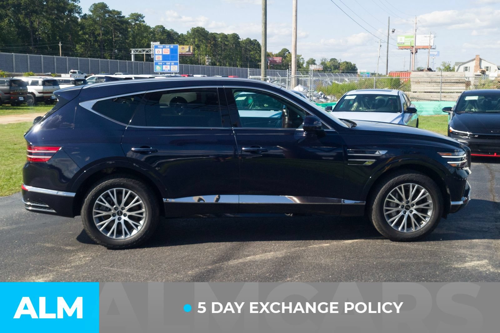 Used 2025 Genesis GV80 2.5T Standard AWD/4WD image 3