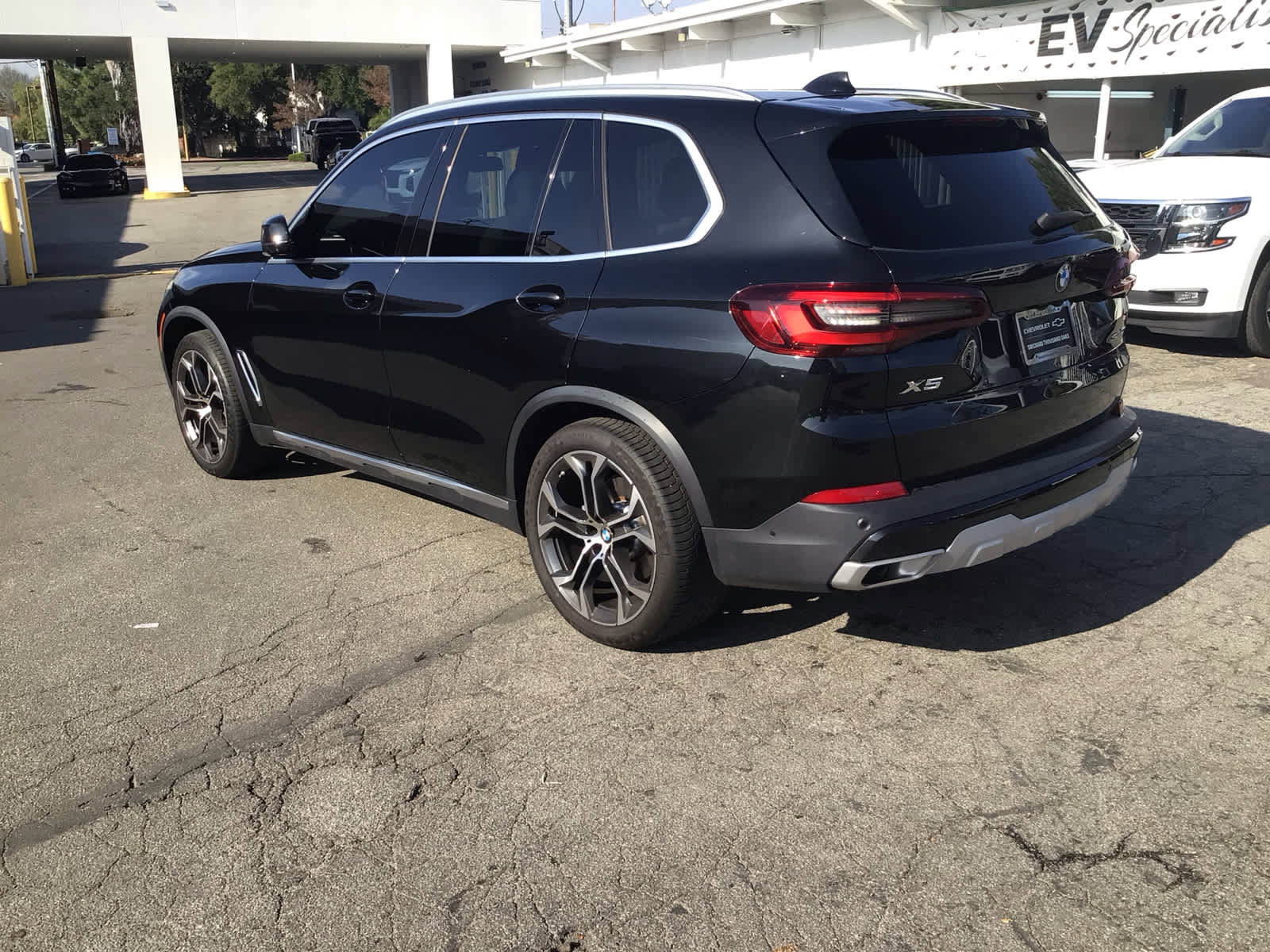 Used 2023 BMW X5 sDrive40i w/ Premium Package image 3