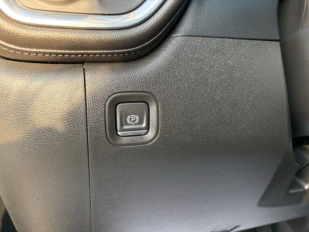 Used 2022 Chevrolet Silverado 2500 LTZ w/ LTZ Convenience Package image 24