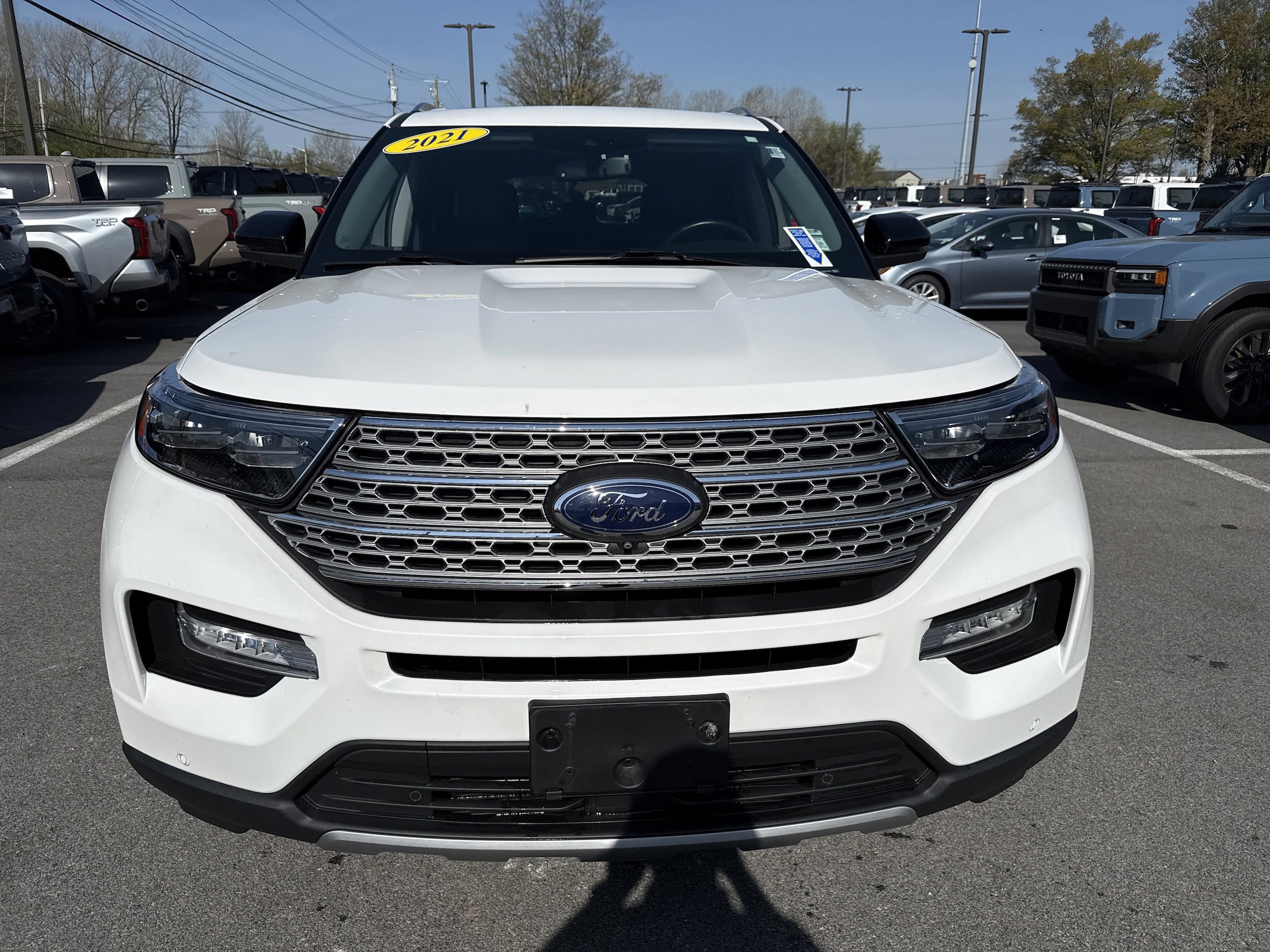 Used 2021 Ford Explorer Limited w/ Hybrid Equipment Group 310A AWD/4WD image 2