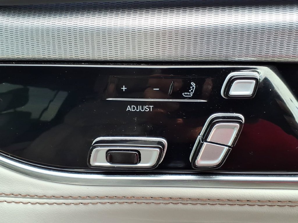 Used 2023 Jeep Grand Wagoneer 4WD image 27