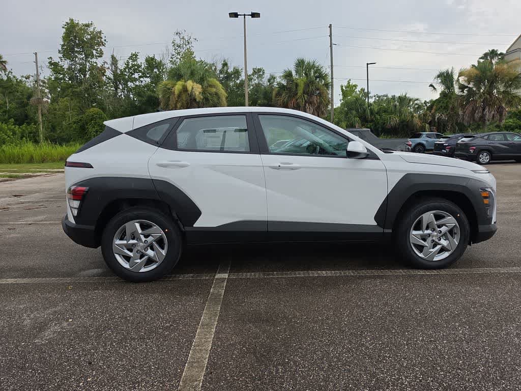 New 2027 Hyundai Kona SE FWD image 8