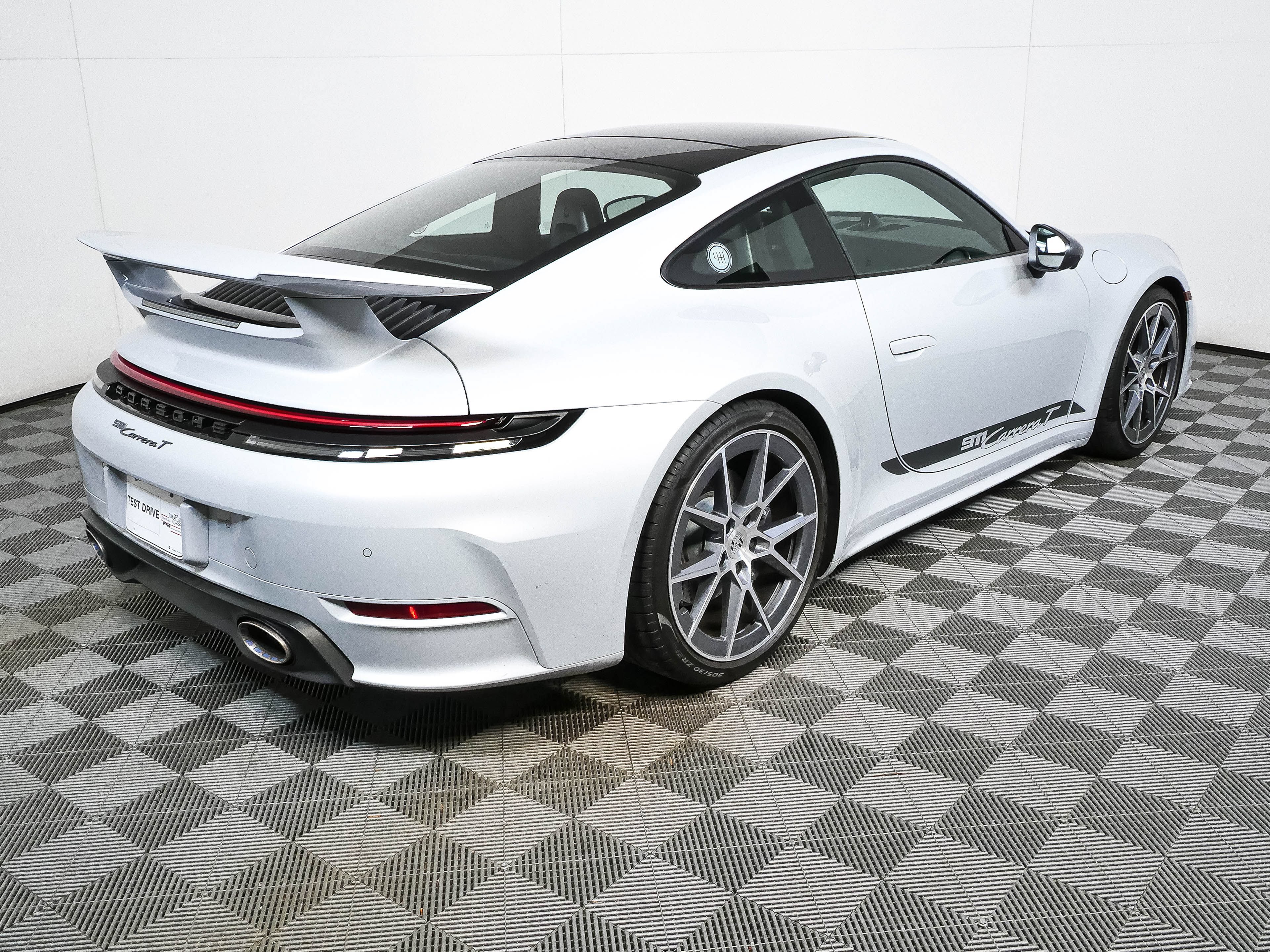 Certified 2025 Porsche 911 Carrera RWD image 27