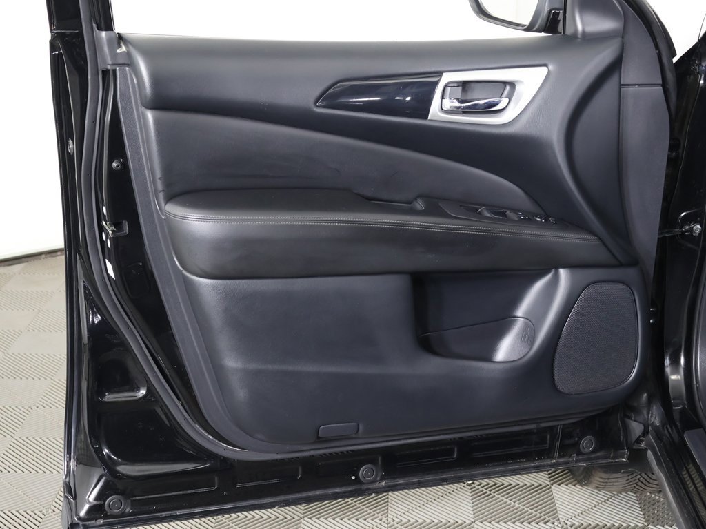 Used 2020 Nissan Pathfinder S image 19