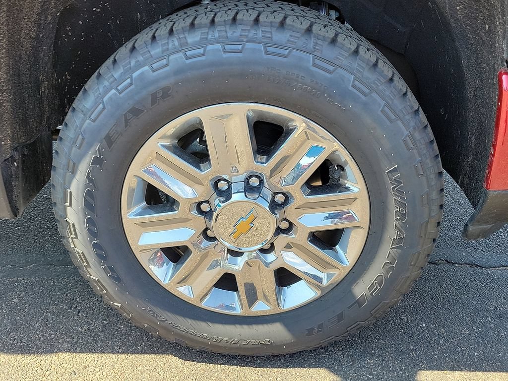 Used 2026 Chevrolet Silverado 2500 High Country w/ Technology Package AWD/4WD image 7