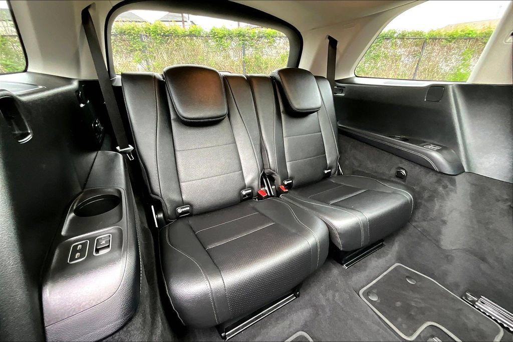 Used 2024 Mercedes-Benz GLS 450 4MATIC image 38