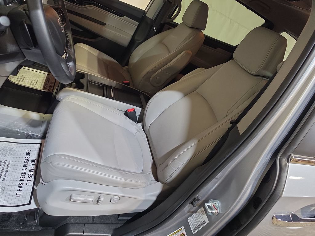 Certified 2024 Honda Odyssey Touring image 13
