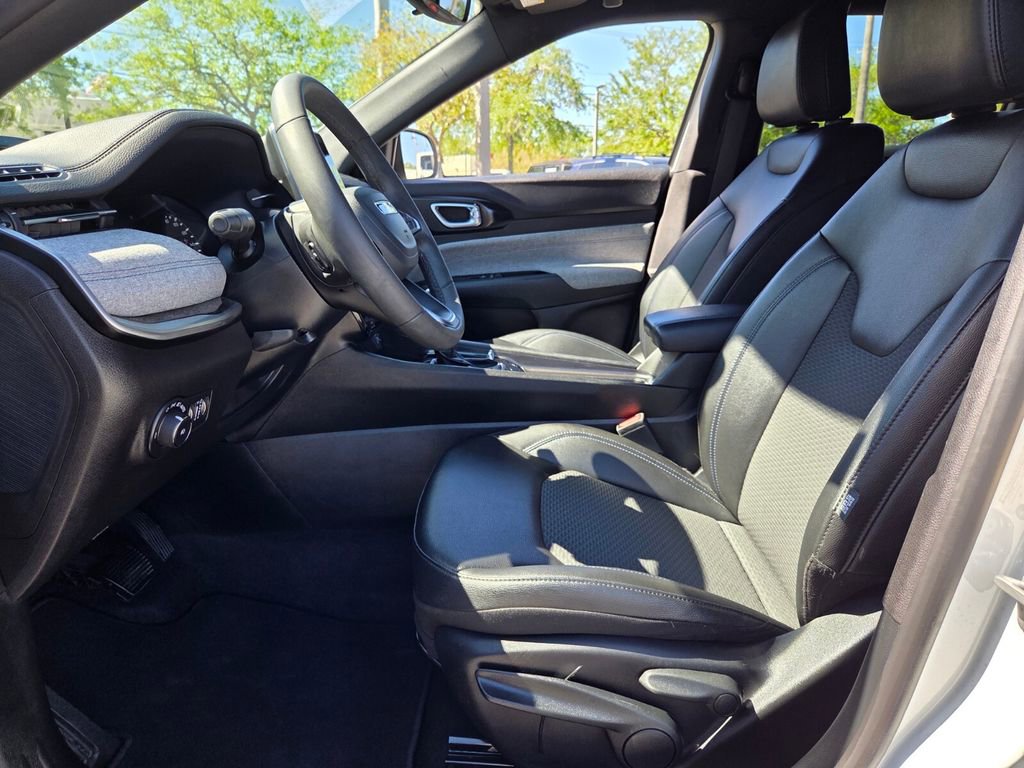 Used 2022 Jeep Compass Limited image 14