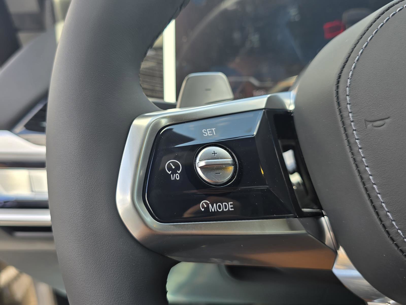 New 2025 BMW 750e xDrive w/ Premium Package image 25