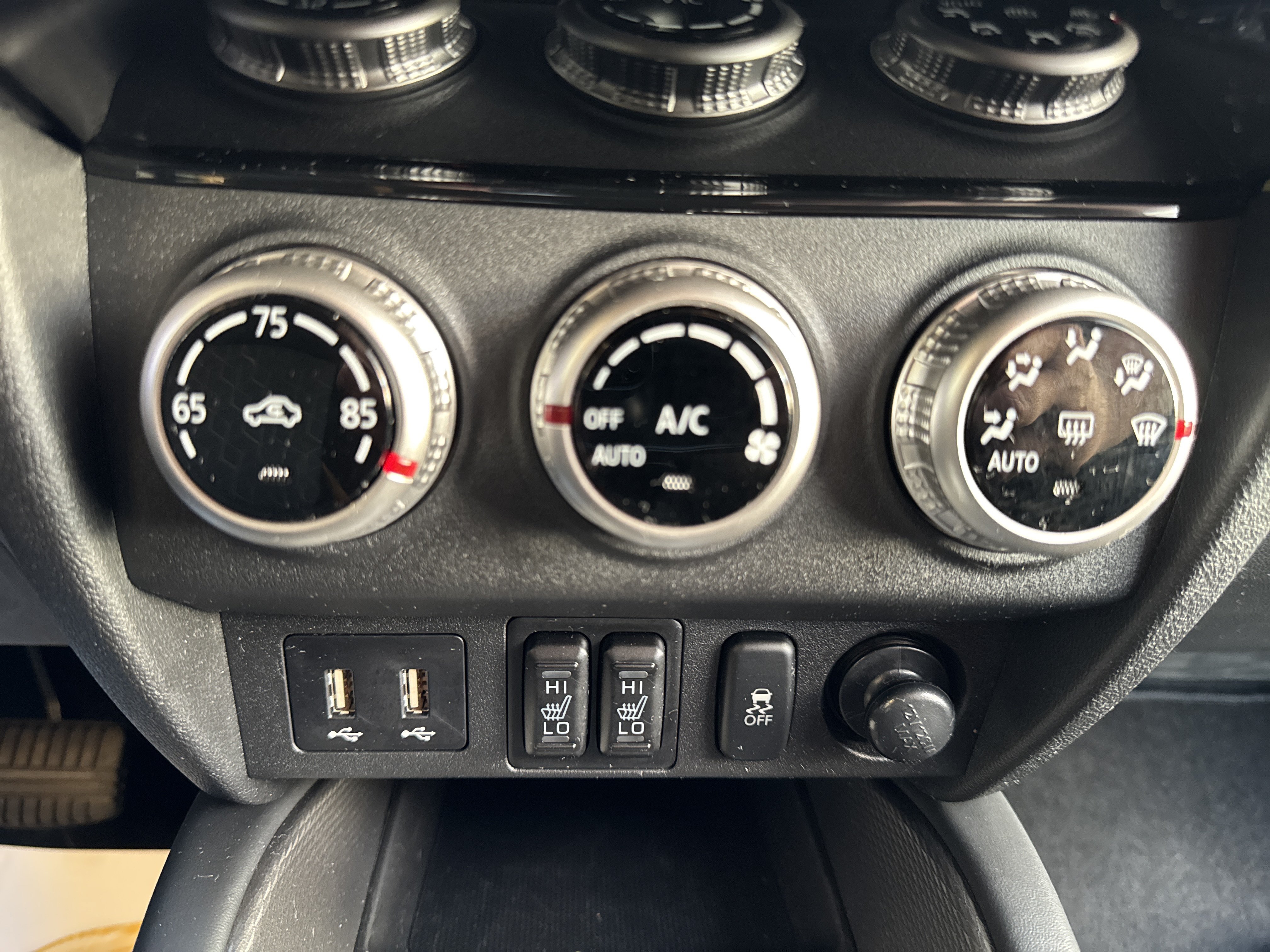 Used 2024 Mitsubishi Outlander Sport LE AWD/4WD image 14