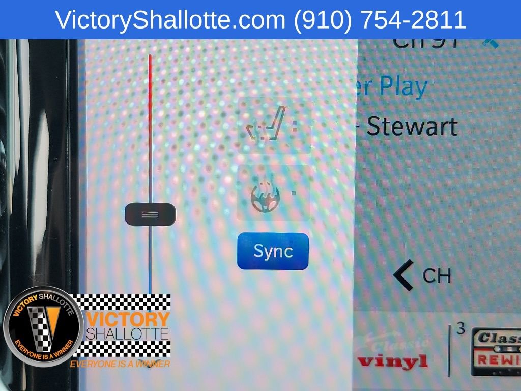 Certified 2024 Chrysler Pacifica Touring-L FWD image 9